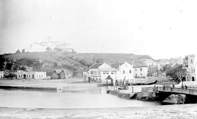 View of the hill St. Jago with the fort Coenraadsburg